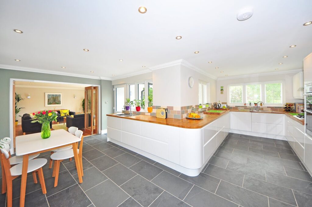 How to Choose the Right Tiling Contractor in Singapore 2025