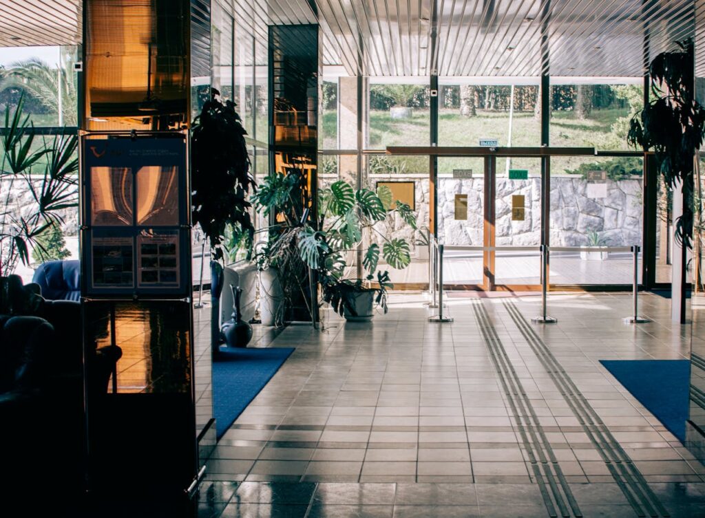 Why Hiring an Experienced Tiling Contractor Saves You Money in Singapore